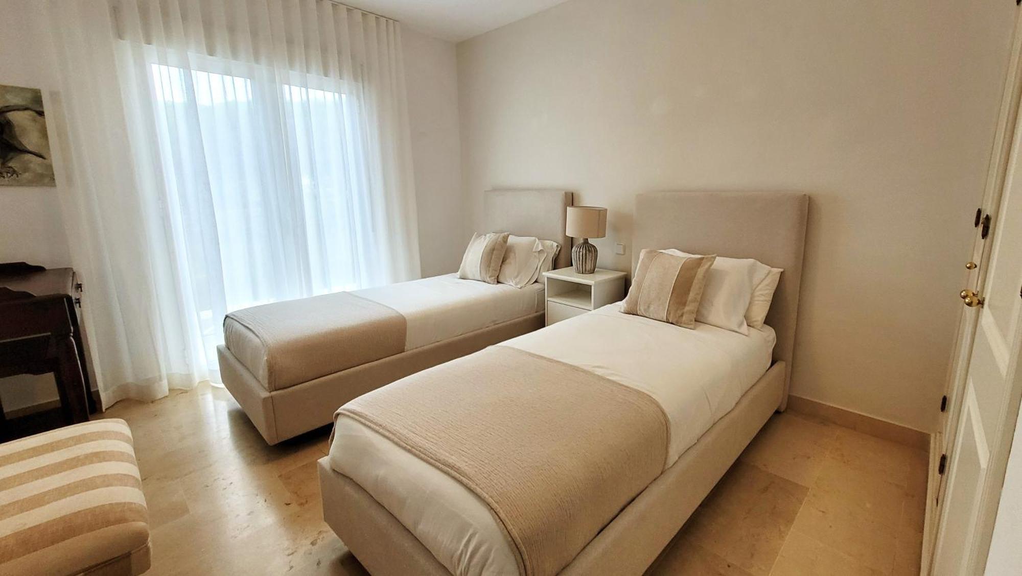 Apartment In El Presidente Beach Side New Golden Mile Estepona Exterior photo
