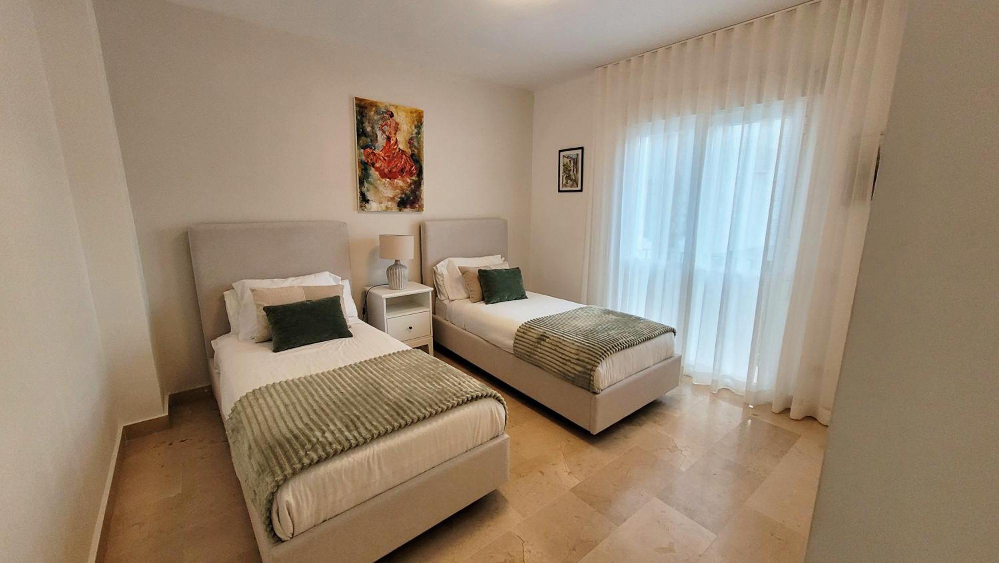 Apartment In El Presidente Beach Side New Golden Mile Estepona Exterior photo