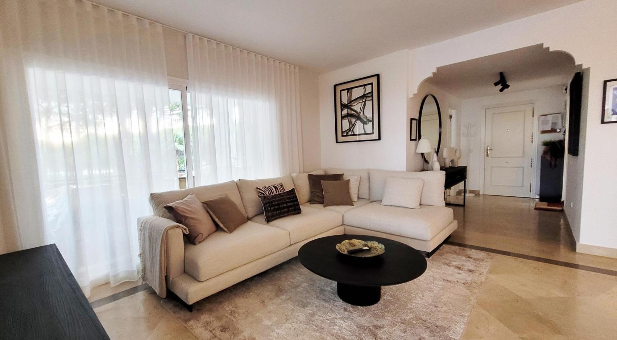 Apartment In El Presidente Beach Side New Golden Mile Estepona Exterior photo