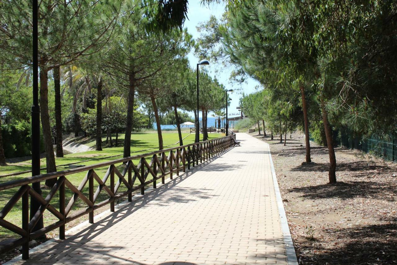 Apartment In El Presidente Beach Side New Golden Mile Estepona Exterior photo